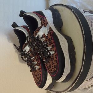 - Skechers Punkrose Sneakers